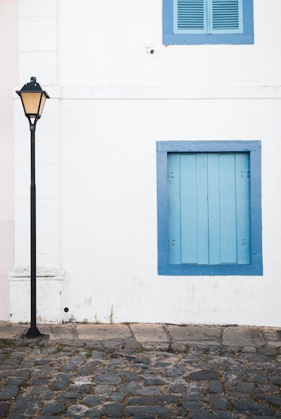 Picture of lamp on street